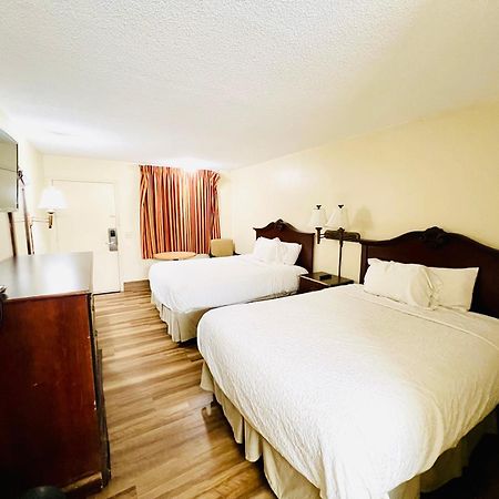 Knights Inn Point South Йемасси Экстерьер фото