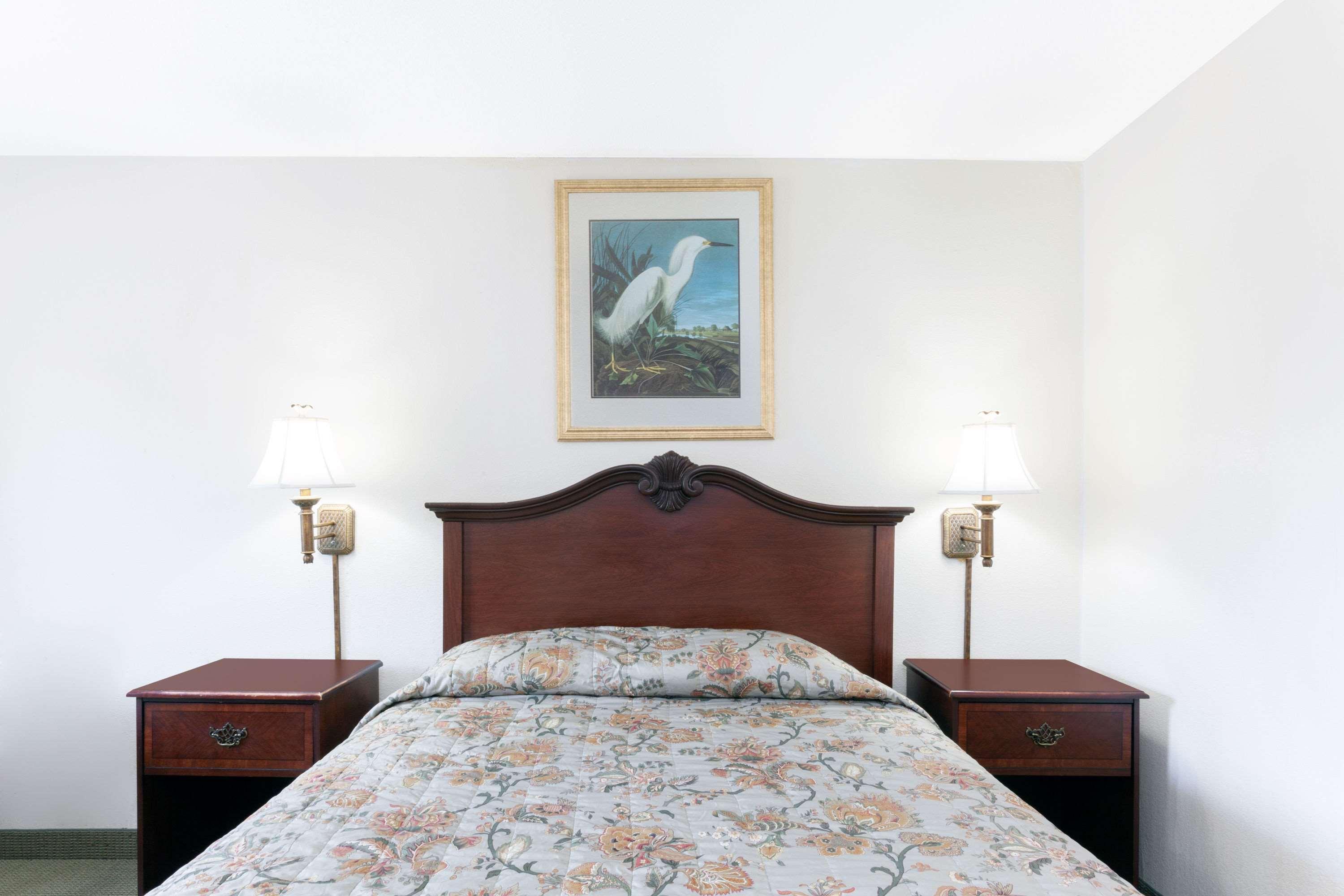 Knights Inn Point South Йемасси Экстерьер фото