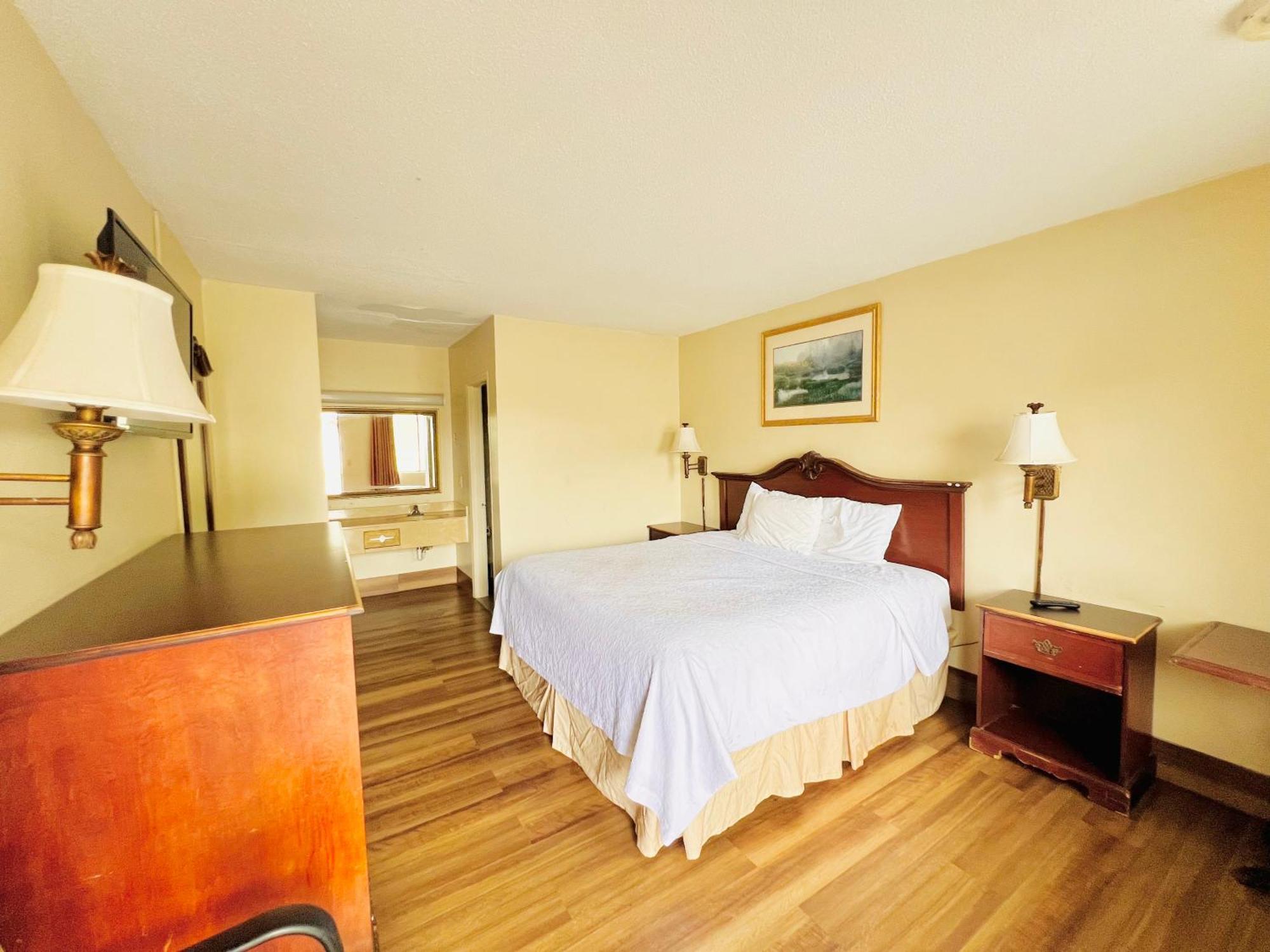 Knights Inn Point South Йемасси Экстерьер фото