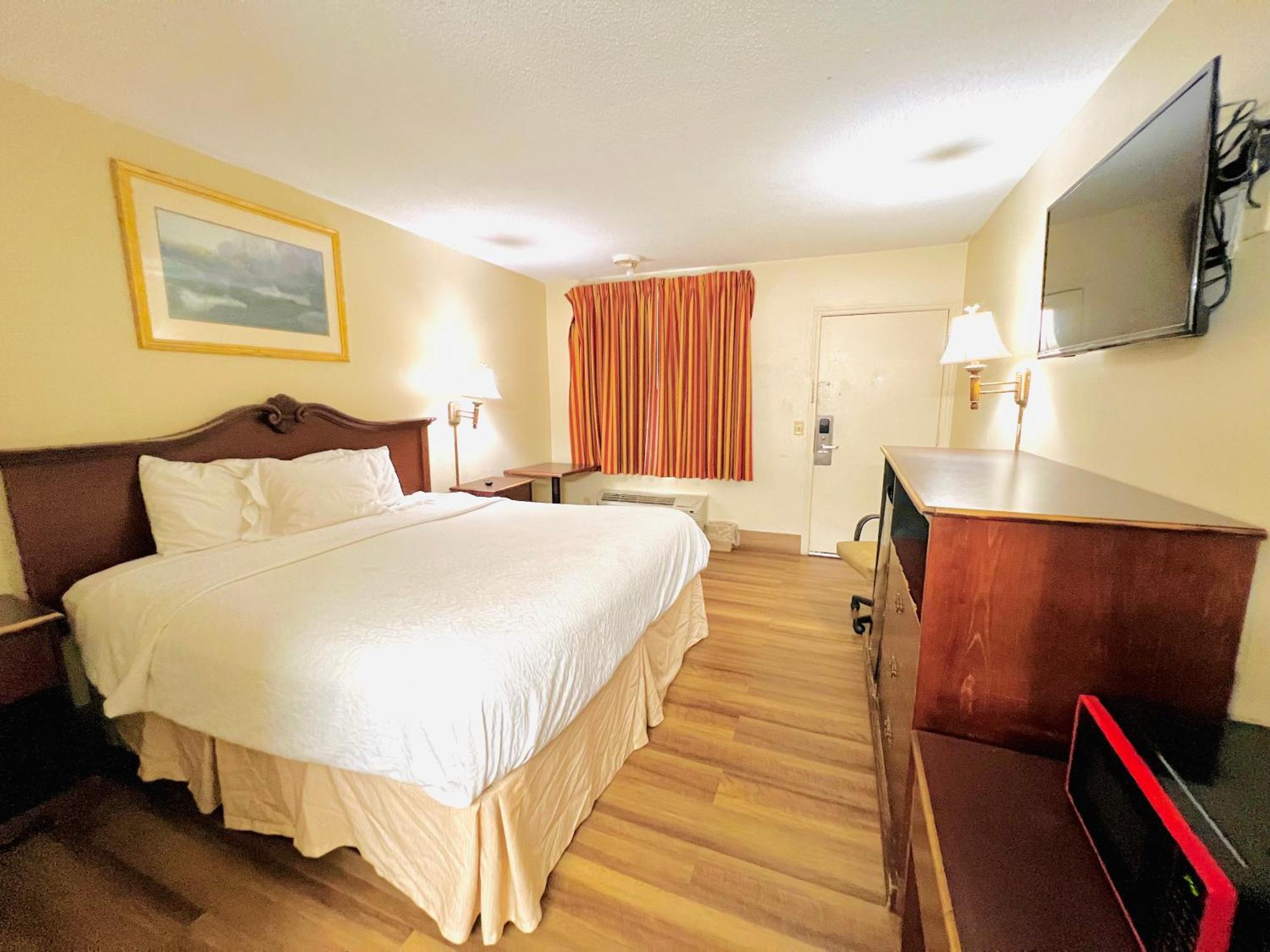 Knights Inn Point South Йемасси Экстерьер фото